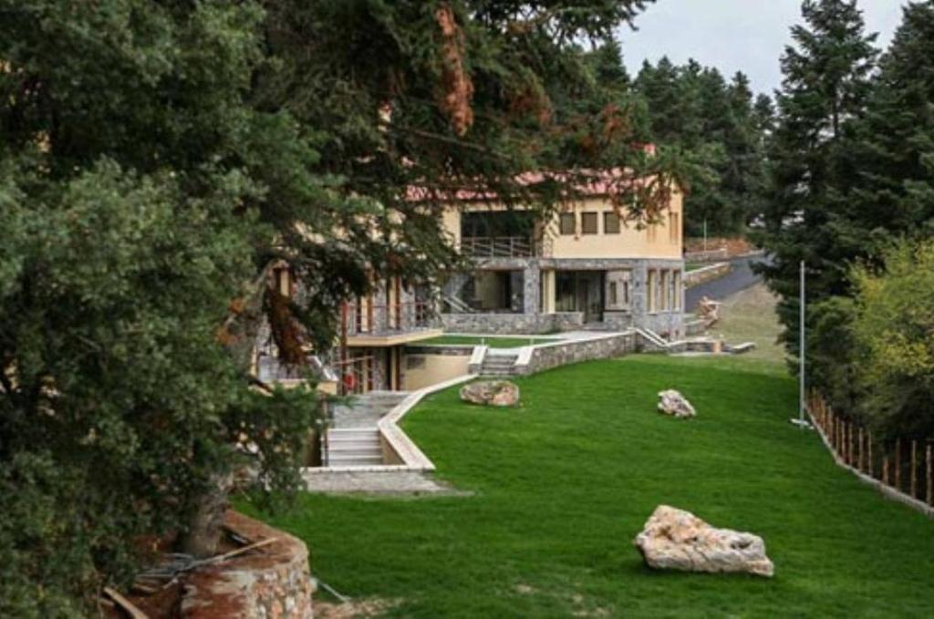 Natura Hotel Vytina Exterior photo